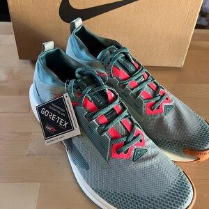 Nike Men's Pegasus Trail 5 GTX Shoes